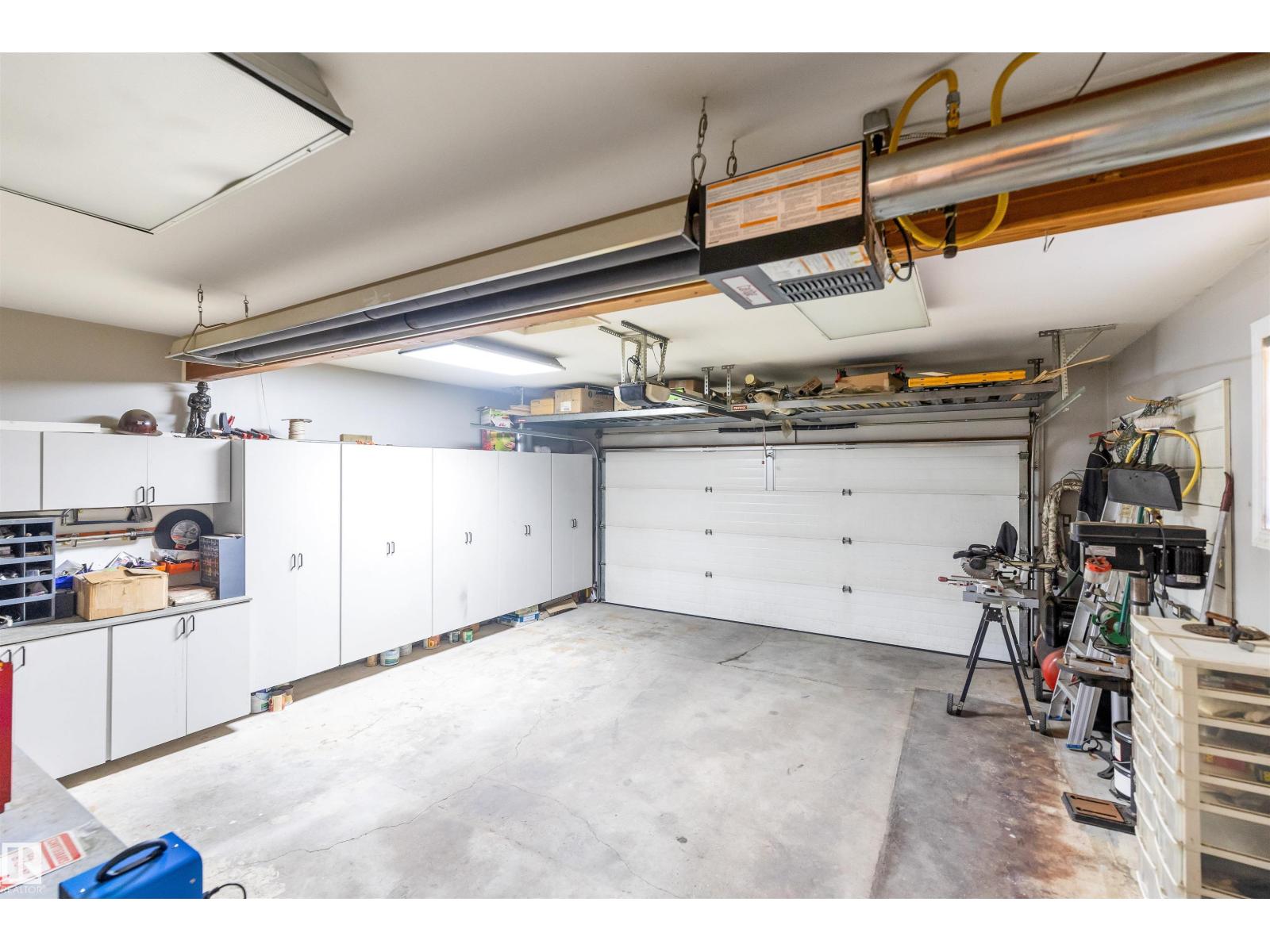 Photo 23 of 81 Langholm Dr, St Albert AB
