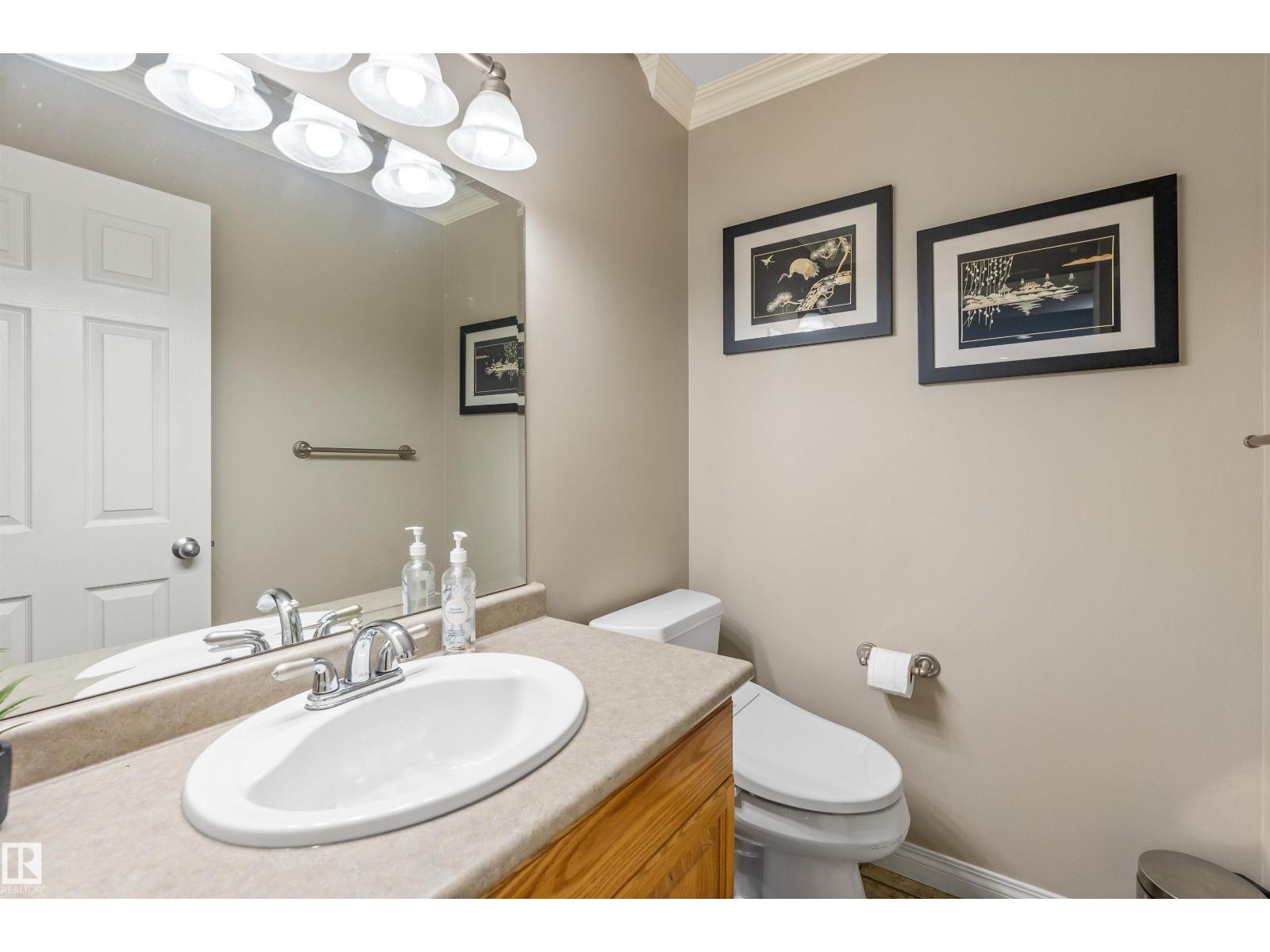 Photo 20 of 81 Langholm Dr, St Albert AB