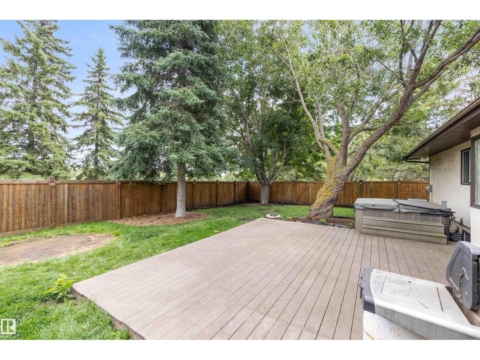 Photo 49 of 81 Langholm Dr, St Albert AB