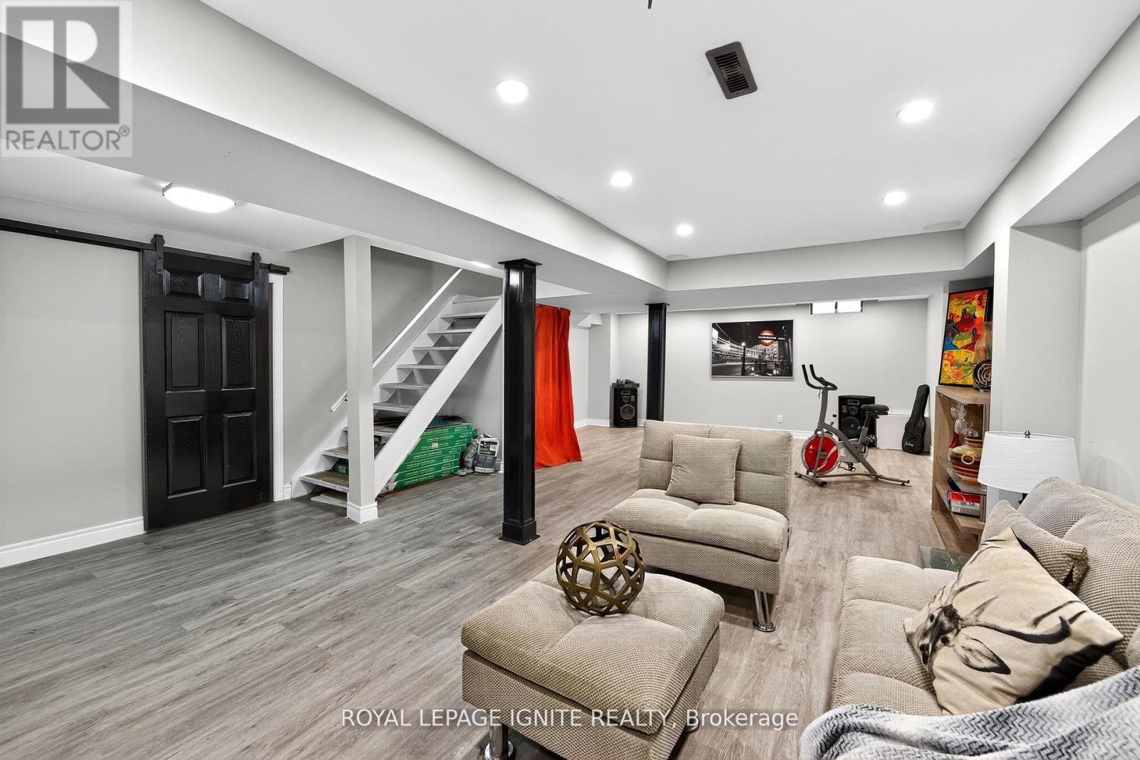 Photo 31 of 7 Ducatel Crescent, Ajax ON