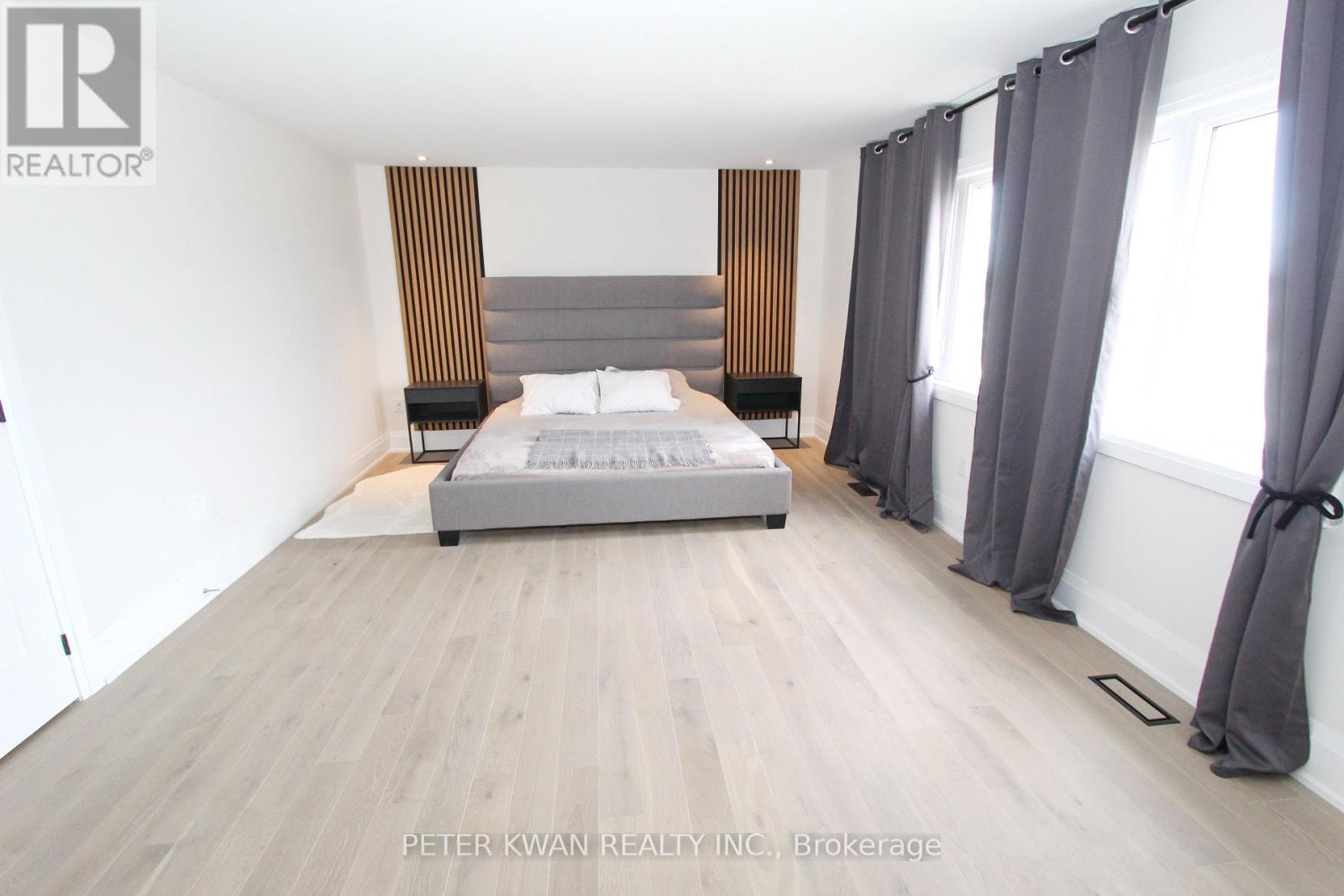 Photo 17 of 61 Strathgreen Lane, Georgina ON