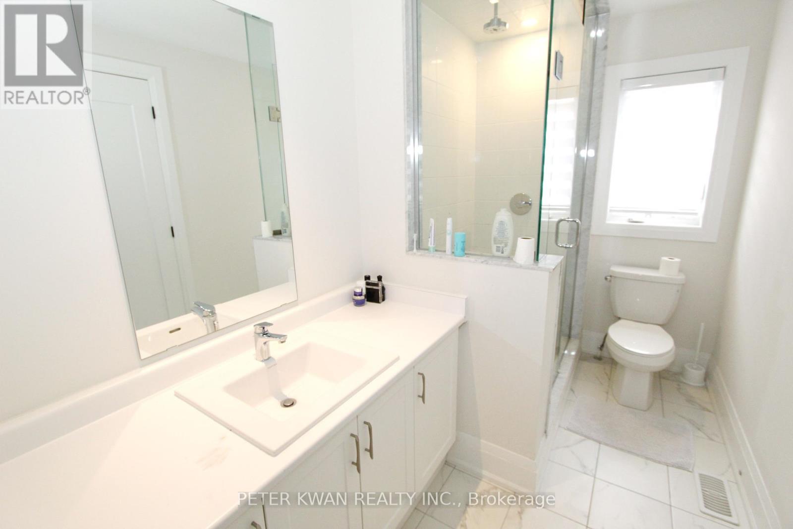 Photo 22 of 61 Strathgreen Lane, Georgina ON