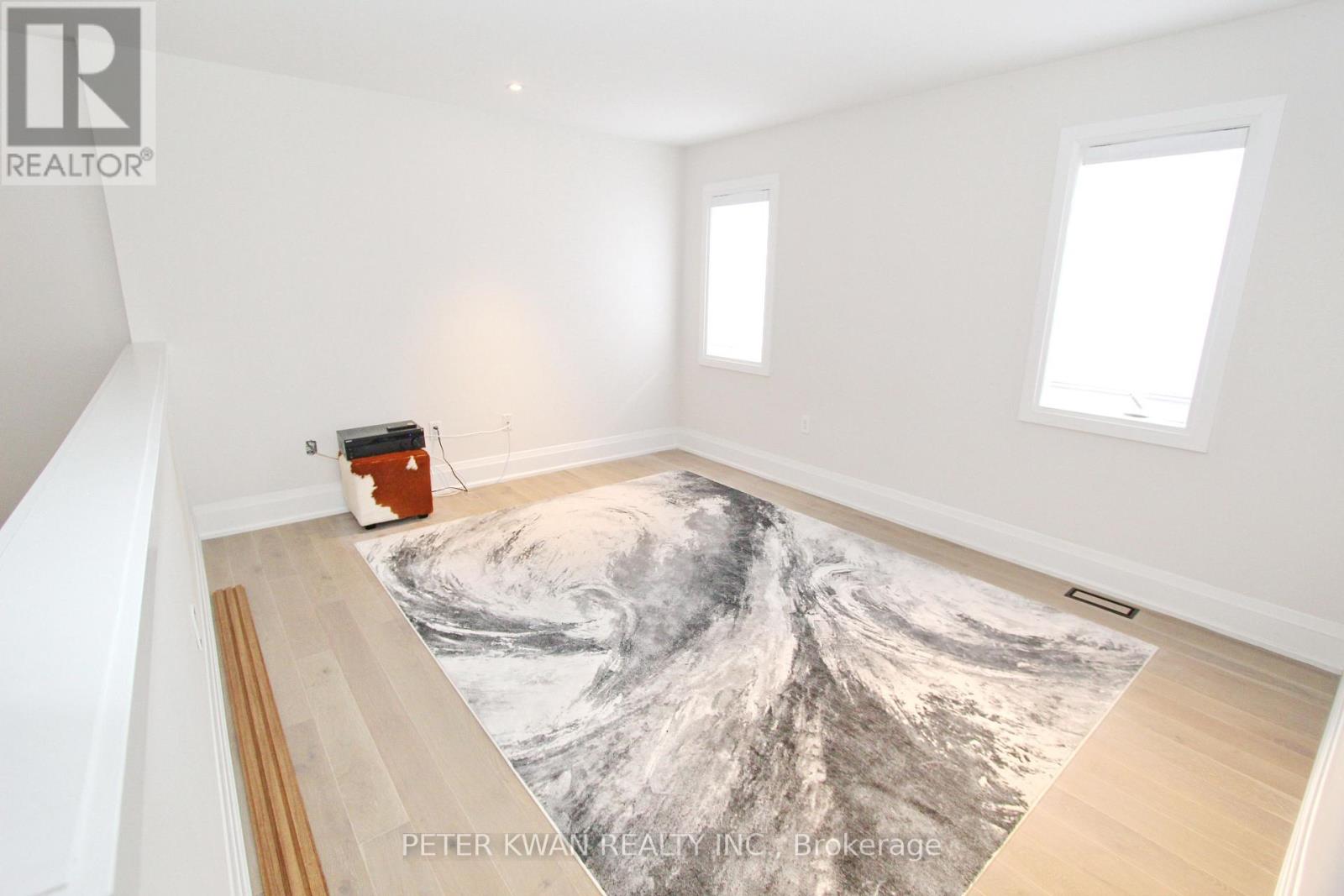 Photo 26 of 61 Strathgreen Lane, Georgina ON