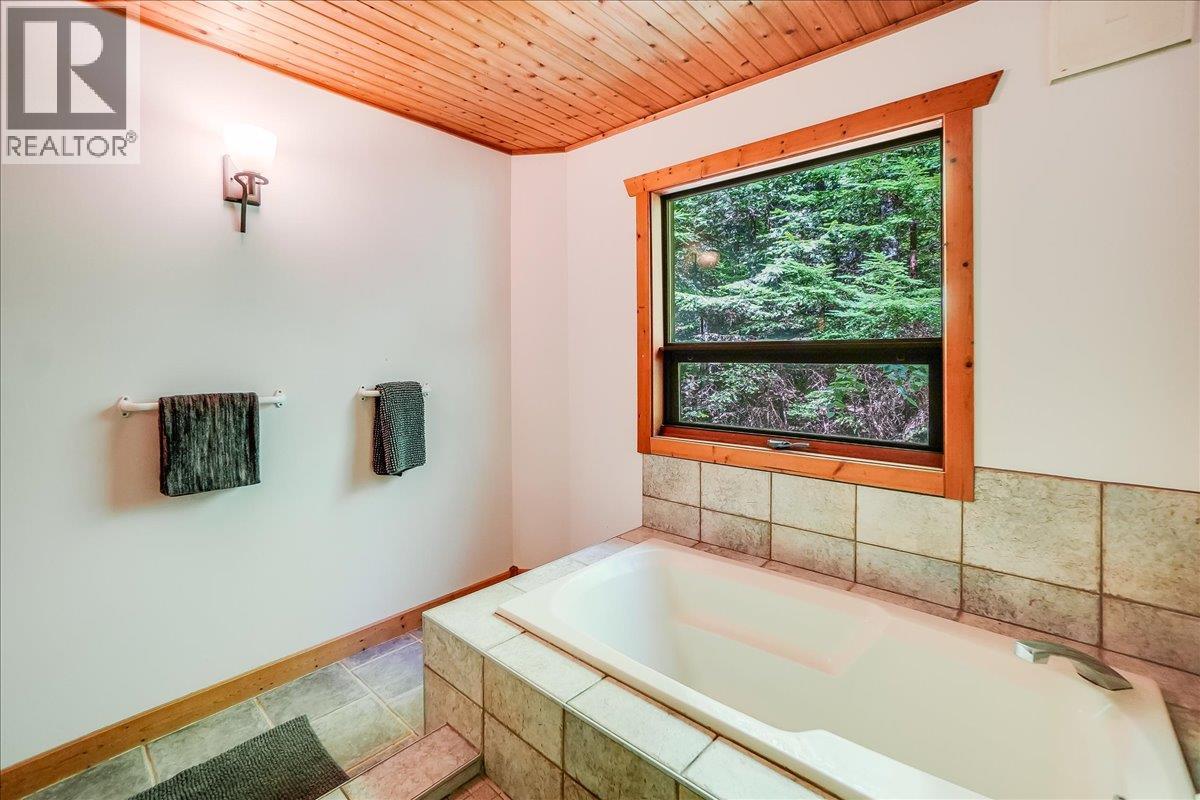 Photo 33 of 5631 Longbeach Road, Nelson BC