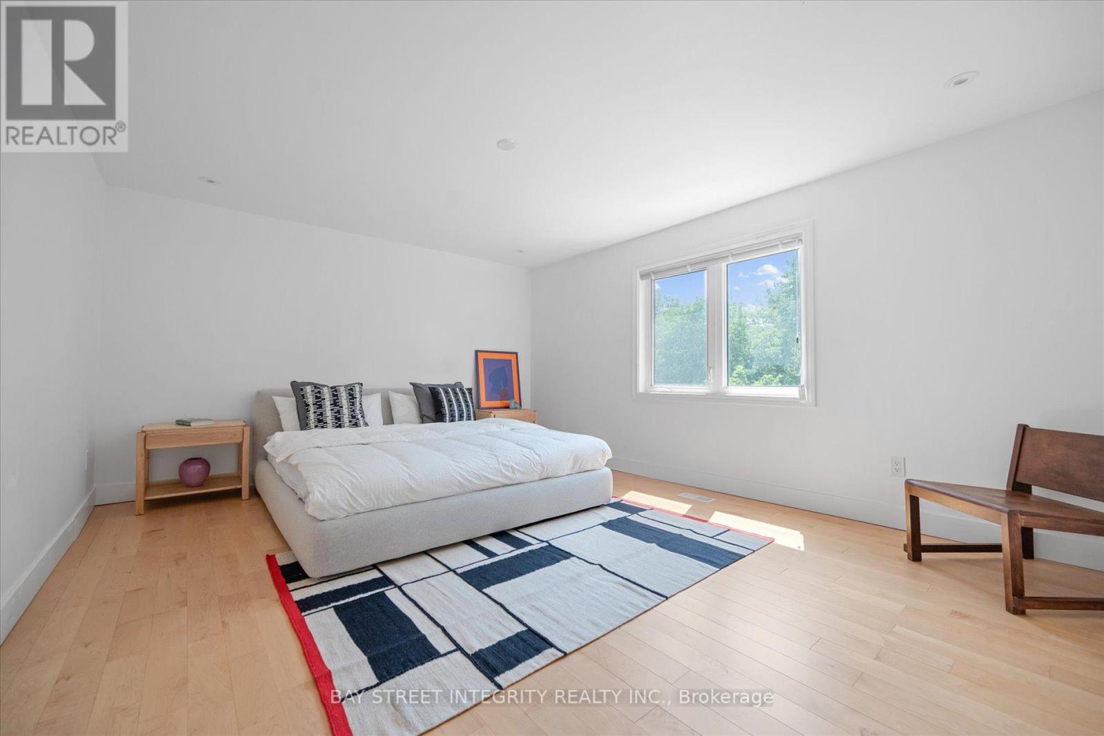 Photo 9 of 197 Garden Avenue, Richmond Hill ON