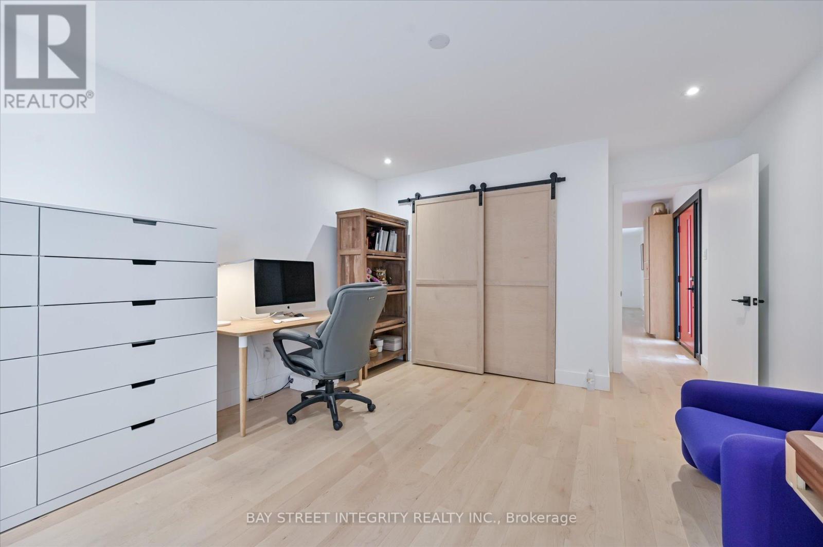 Photo 3 of 197 Garden Avenue, Richmond Hill ON