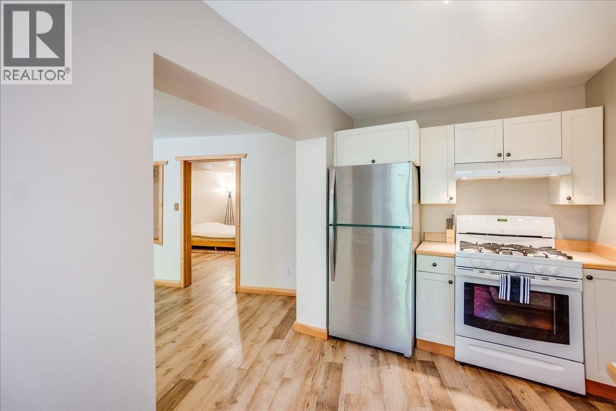 Photo 9 of 5631 Longbeach Road, Nelson BC
