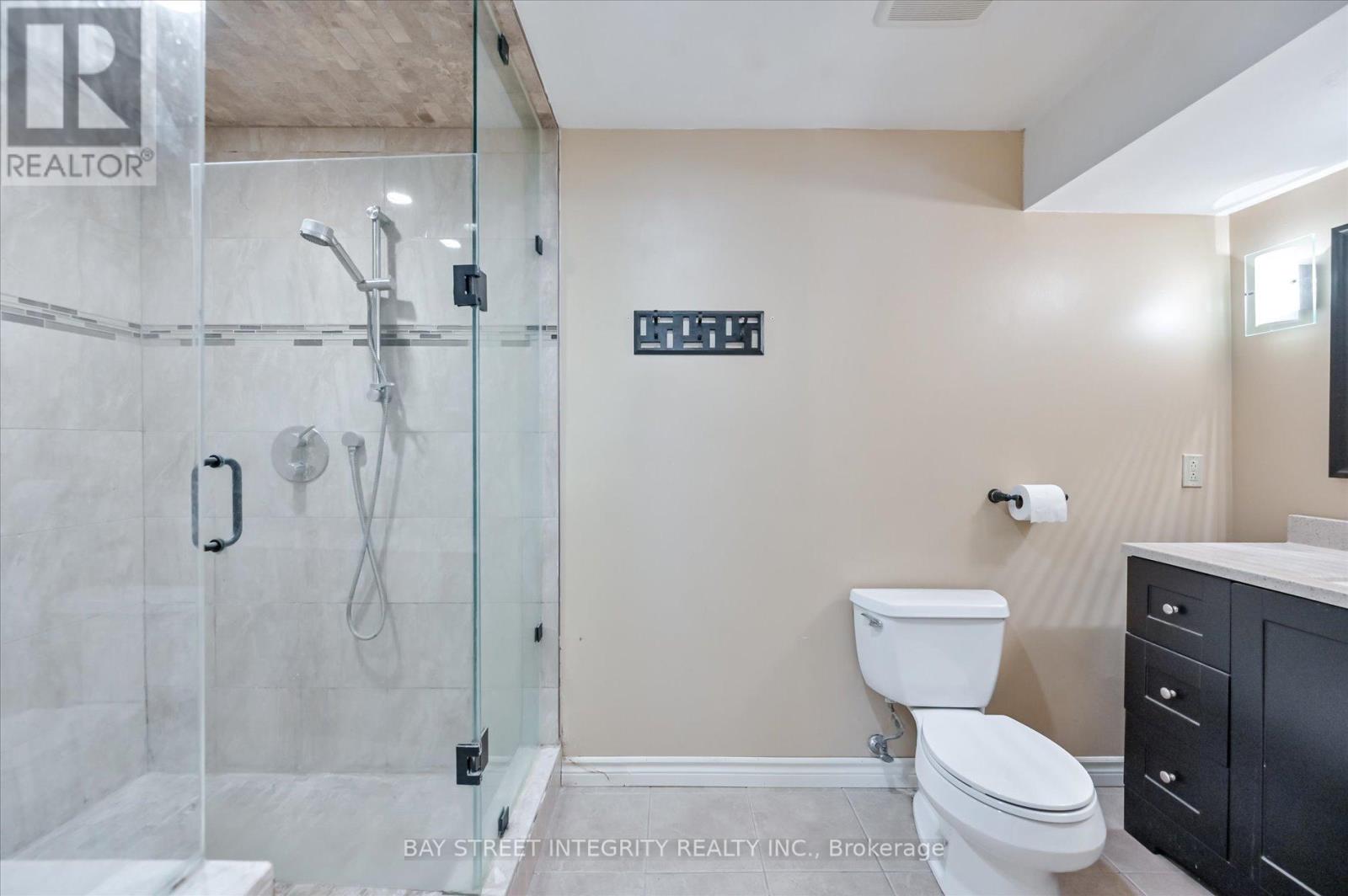 Photo 4 of 197 Garden Avenue, Richmond Hill ON