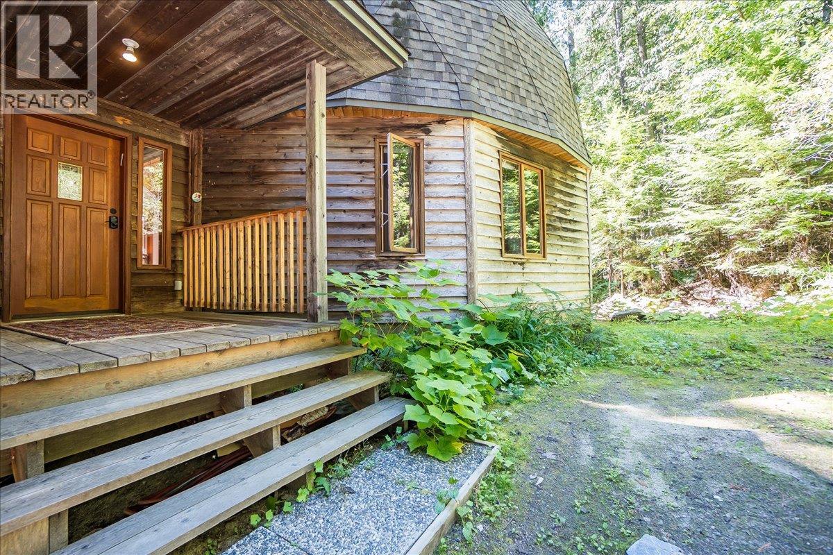 Photo 10 of 5631 Longbeach Road, Nelson BC