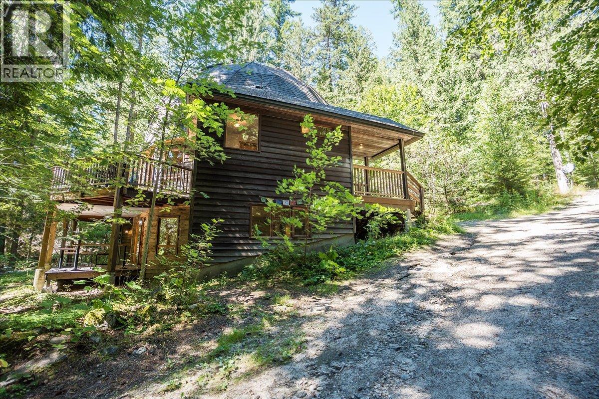Photo 7 of 5631 Longbeach Road, Nelson BC