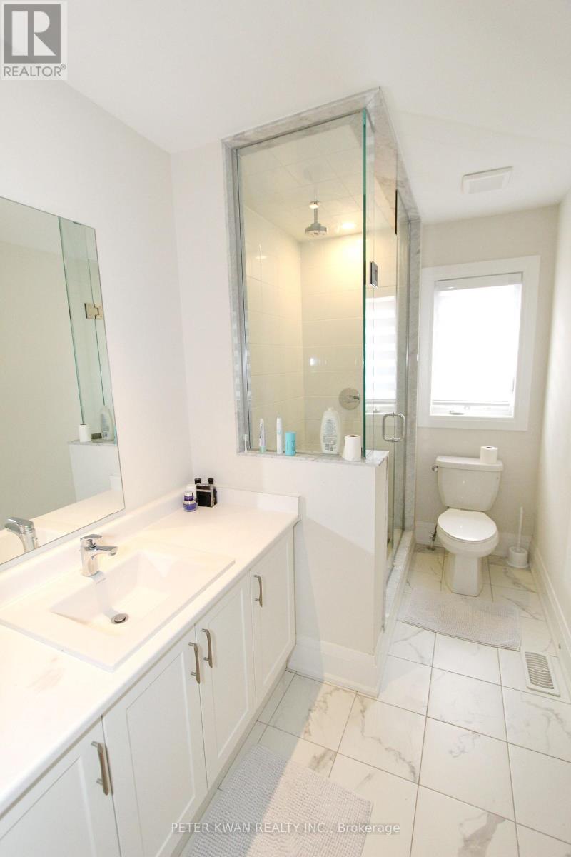 Photo 21 of 61 Strathgreen Lane, Georgina ON