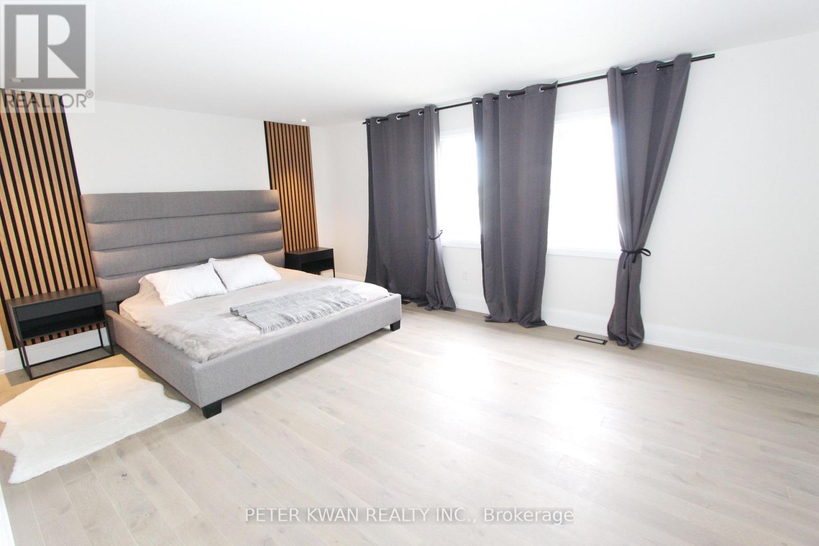 Photo 16 of 61 Strathgreen Lane, Georgina ON