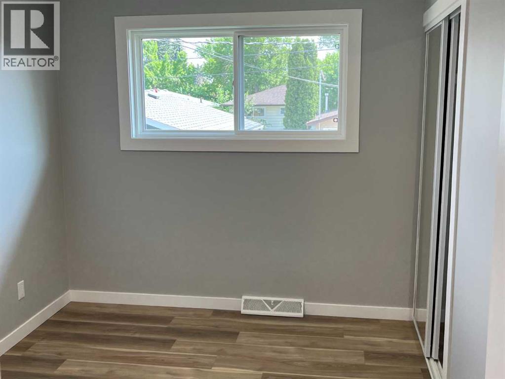 Photo 16 of 71 Fyffe Road Se, Calgary AB