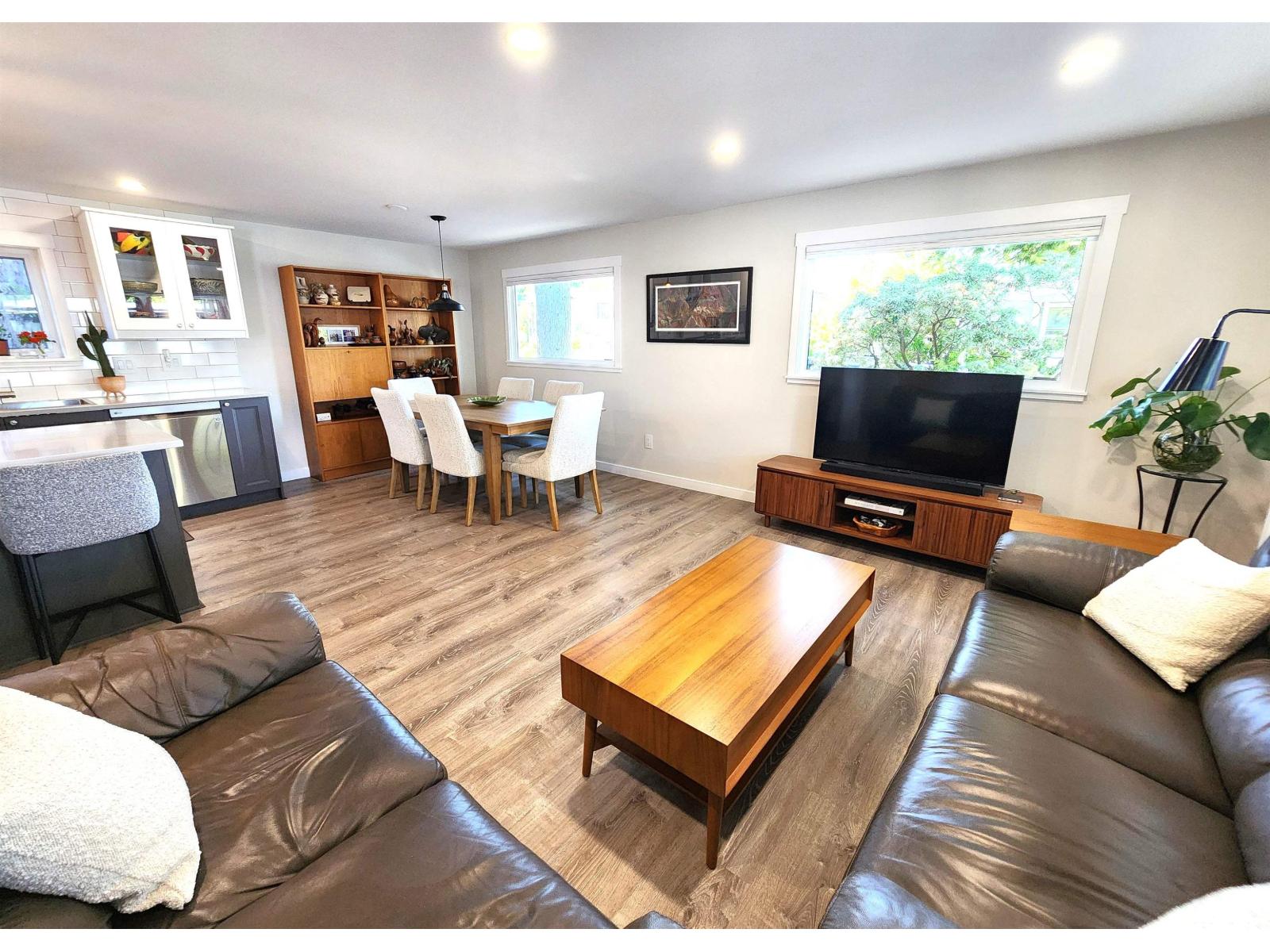Photo 8 of 51 1840 160 Street, Surrey BC