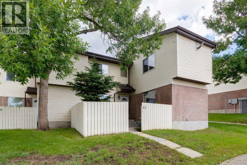 Single Family House for Sale in   Whitnel Court NE Whitehorn Calgary 