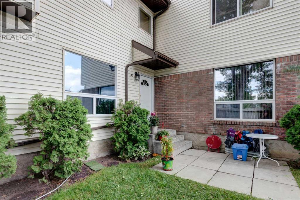 40, 32 Whitnel Court NE, Calgary, Alberta