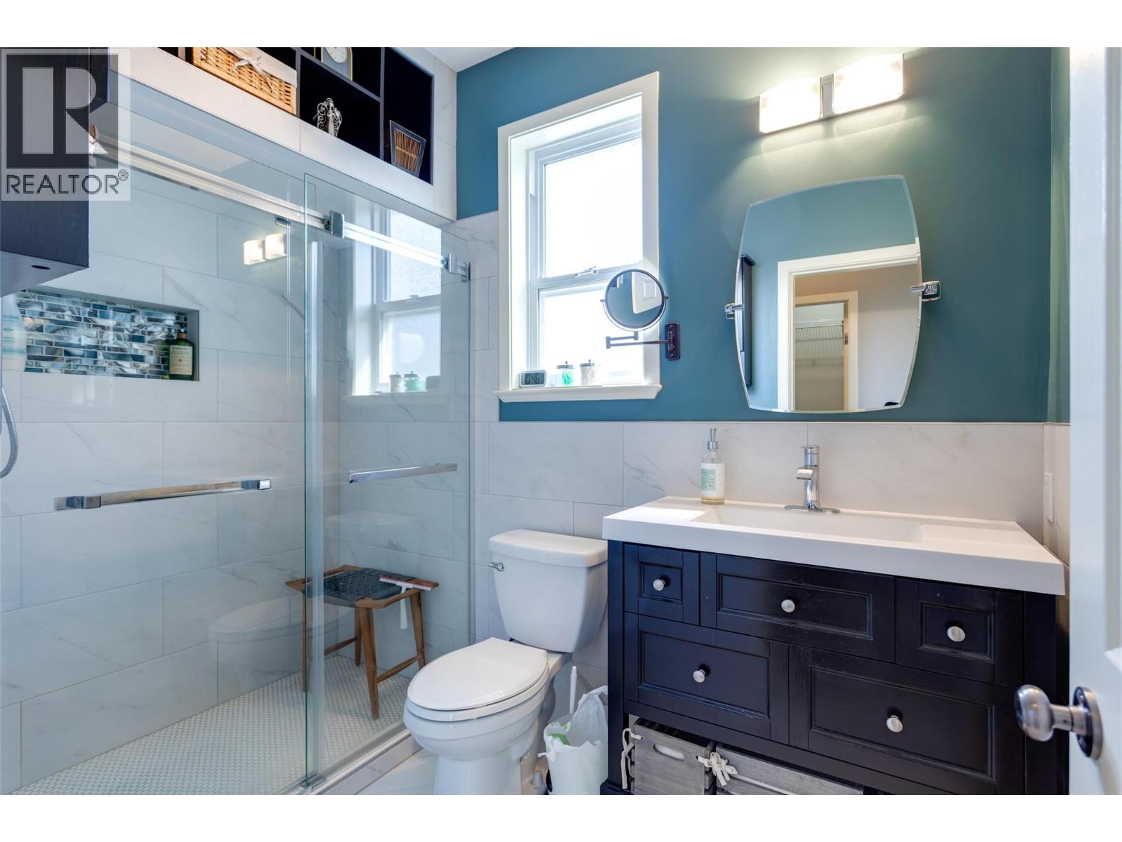  2233 Helgason Drive, West Kelowna