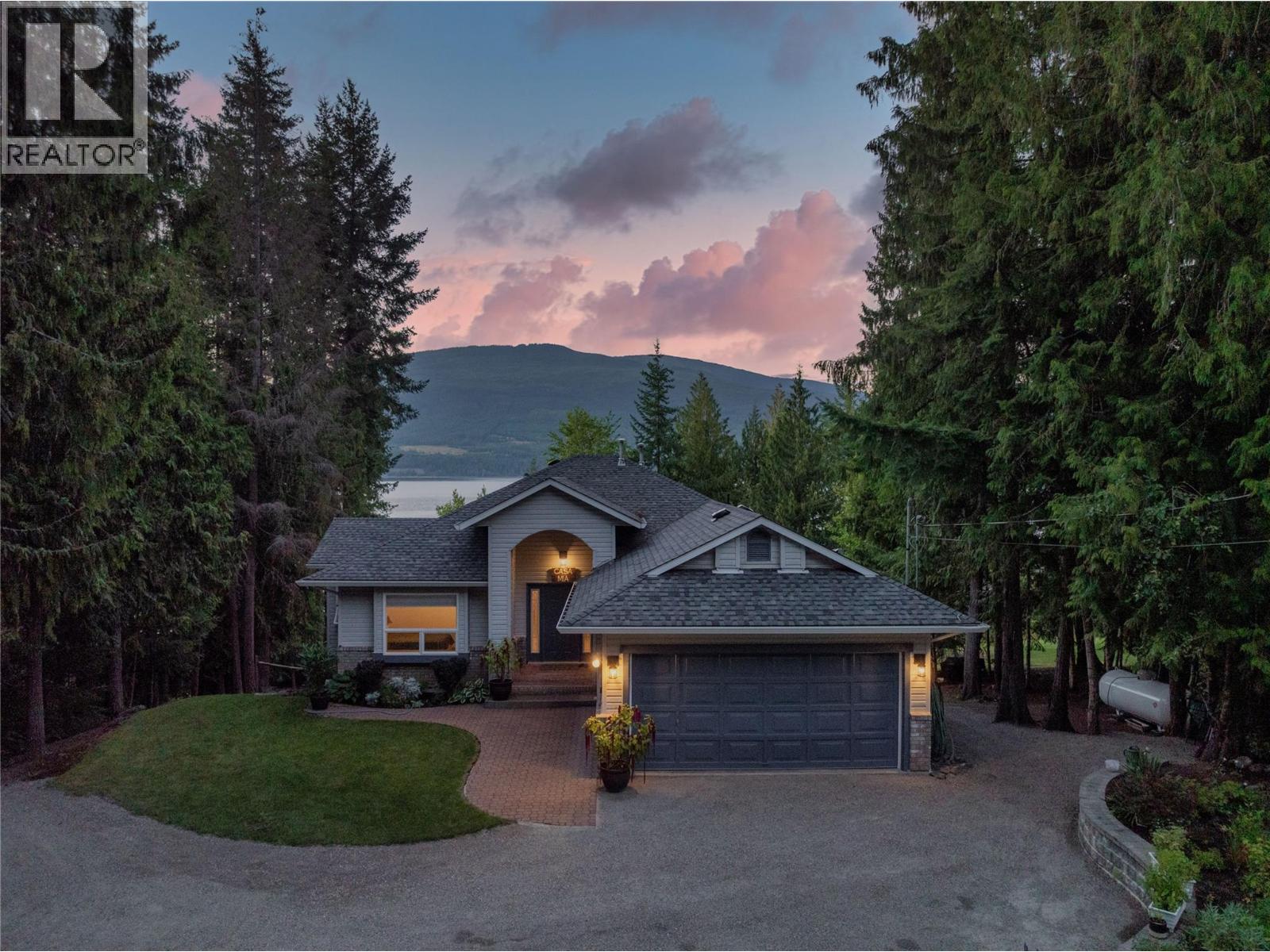 Photo 2 of 4283 Eagle Bay Road, Eagle Bay BC