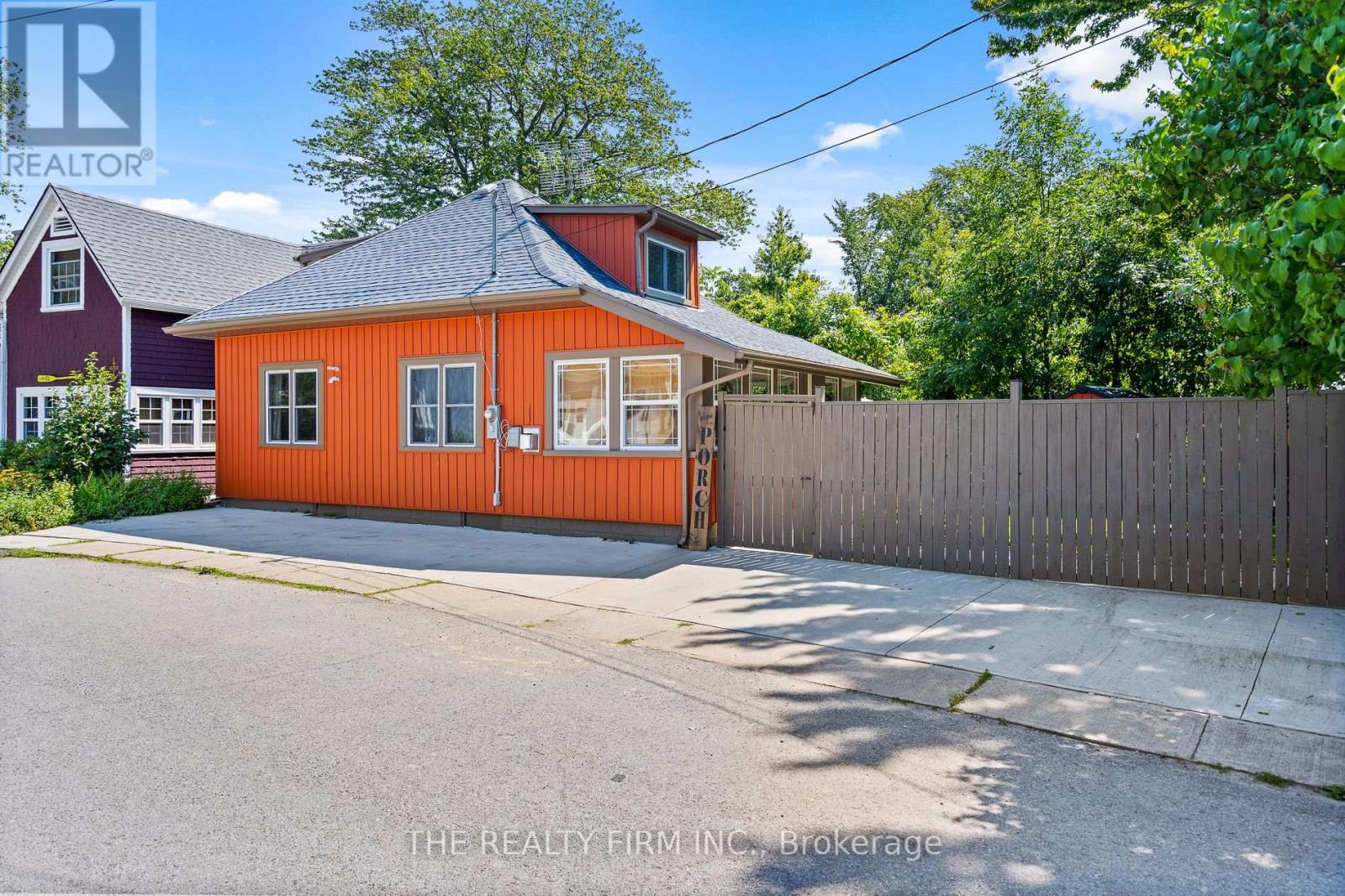 Photo 2 of 46 Belfast Road S, Fort Erie ON