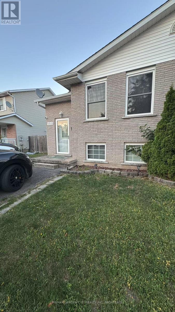 Photo 3 of 5715 Deerbrook Street, Niagara Falls ON