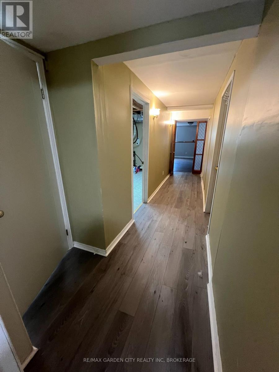 Photo 8 of 5715 Deerbrook Street, Niagara Falls ON