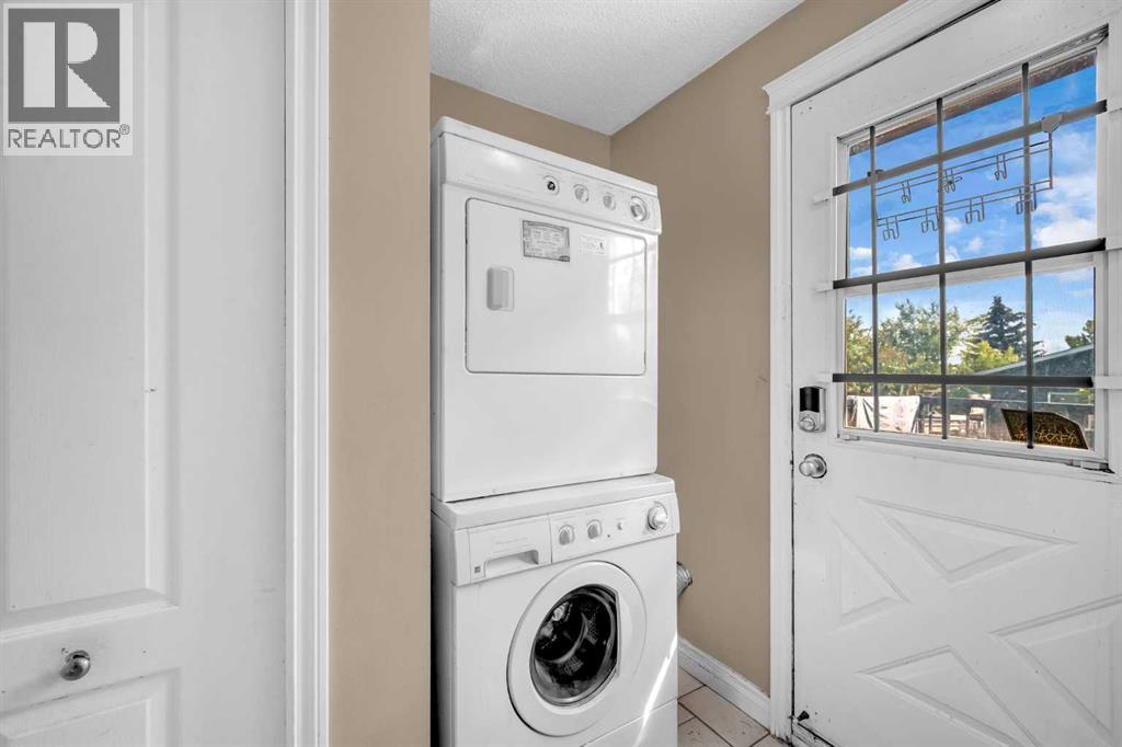 Single Family House Bi-level for Sale in  Fallingworth Place Falconridge Calgary 