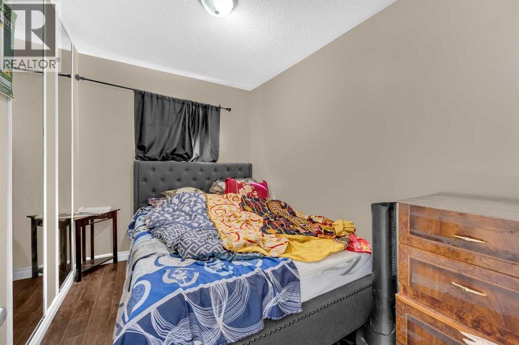 Single Family House Bi-level for Sale in  Fallingworth Place Falconridge Calgary 