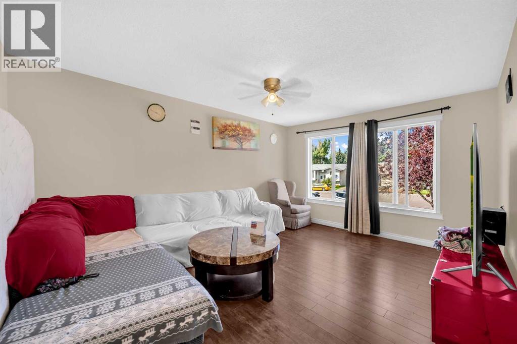 Single Family House Bi-level for Sale in  Fallingworth Place Falconridge Calgary 
