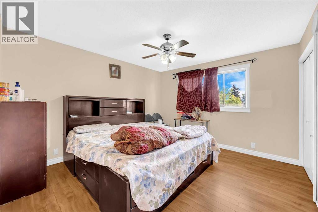 Single Family House Bi-level for Sale in  Fallingworth Place Falconridge Calgary 