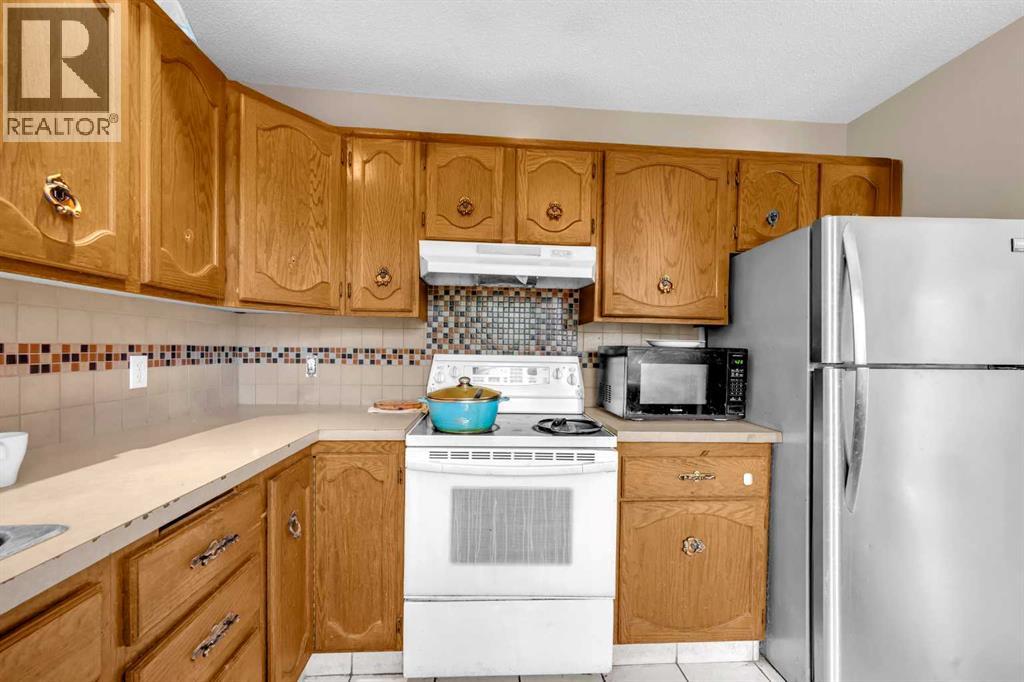 Single Family House Bi-level for Sale in  Fallingworth Place Falconridge Calgary 