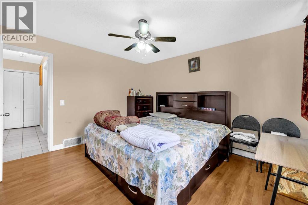 Single Family House Bi-level for Sale in  Fallingworth Place Falconridge Calgary 