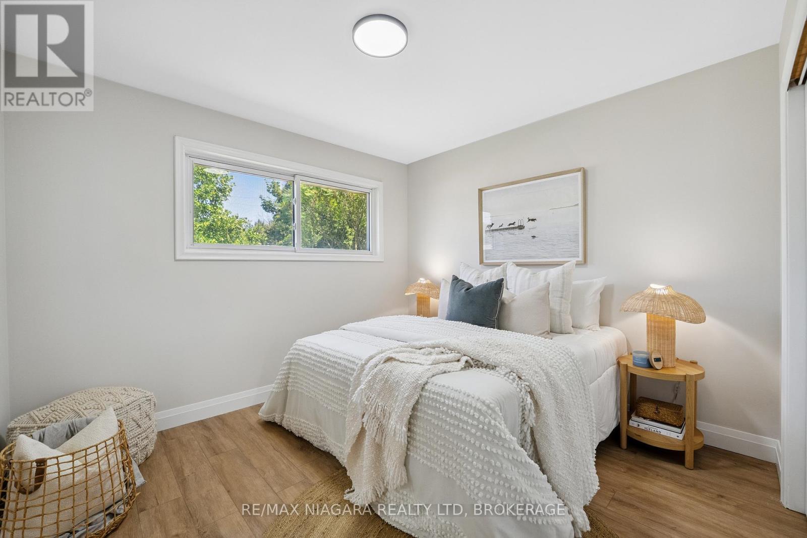 Photo 10 of 21 Brookdale Avenue, St Catharines ON