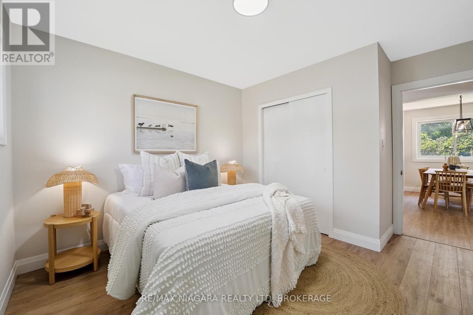 Photo 11 of 21 Brookdale Avenue, St Catharines ON