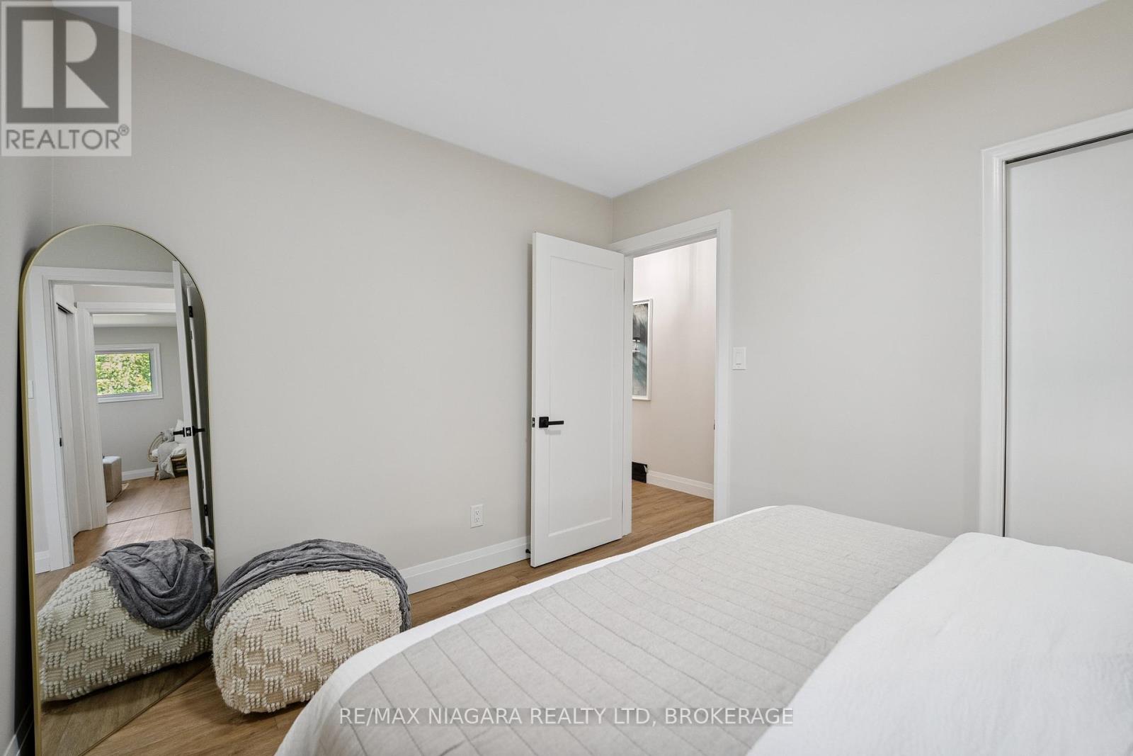 Photo 15 of 21 Brookdale Avenue, St Catharines ON