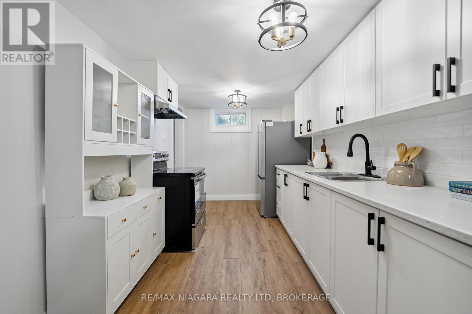 Photo 20 of 21 Brookdale Avenue, St Catharines ON