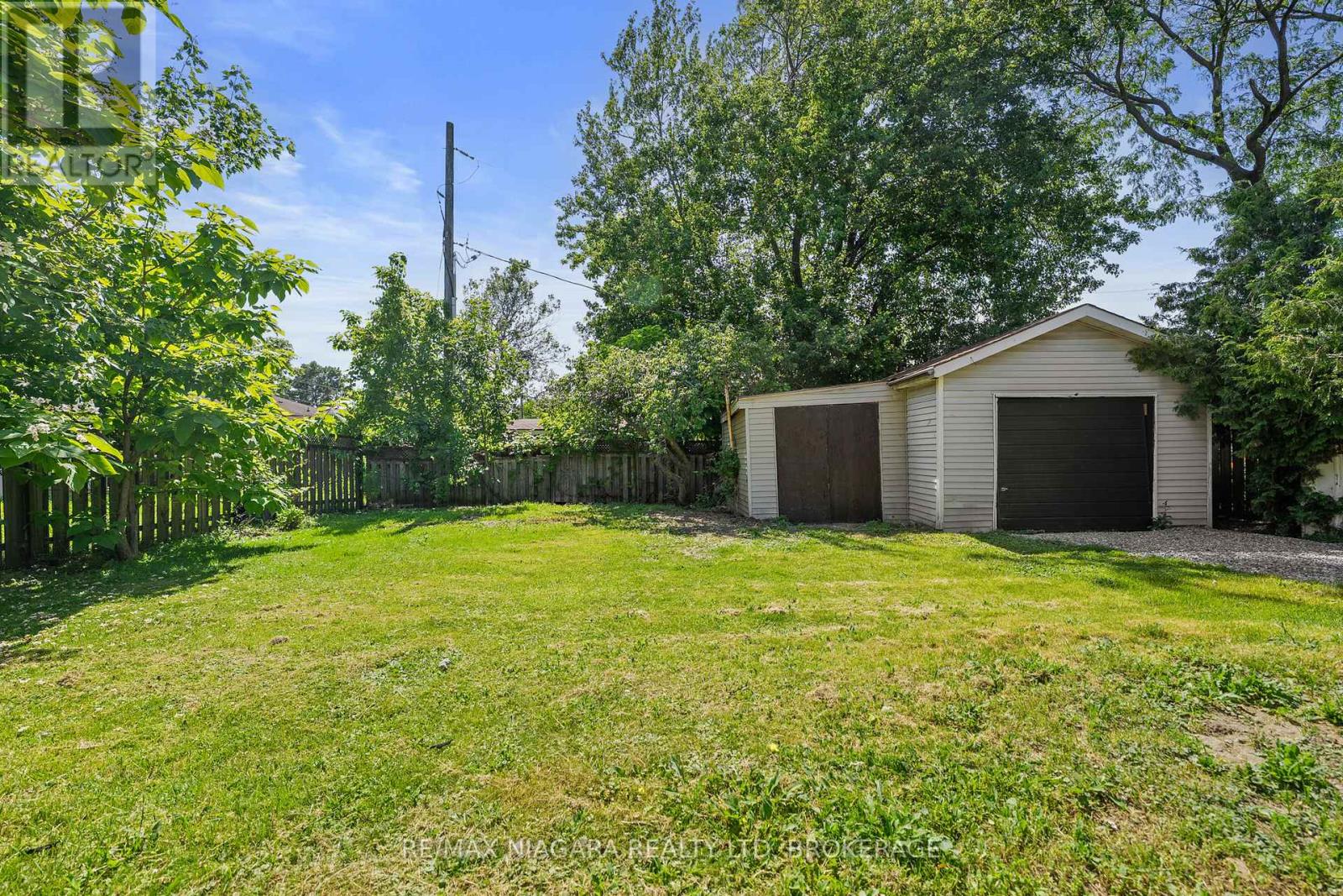 Photo 32 of 21 Brookdale Avenue, St Catharines ON