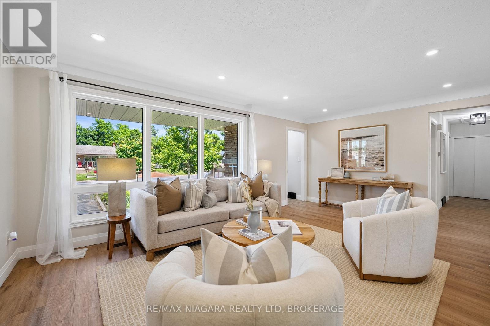 Photo 5 of 21 Brookdale Avenue, St Catharines ON
