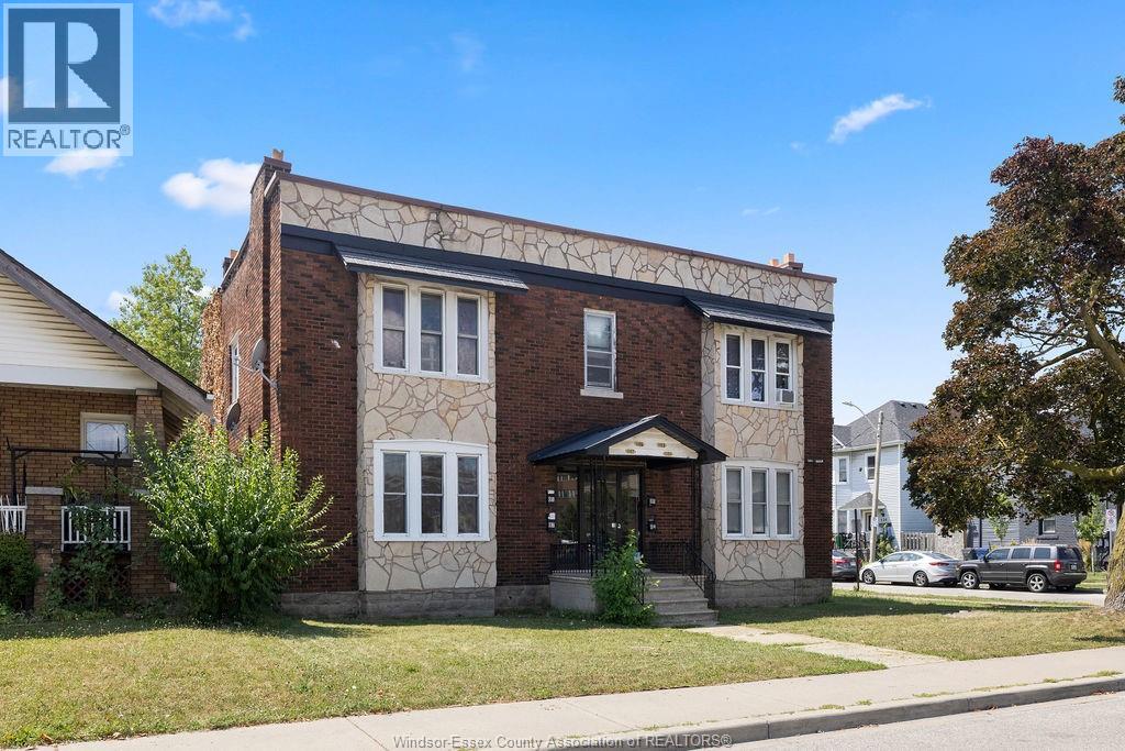 Photo 3 of 1107 Pelissier Street, Windsor ON