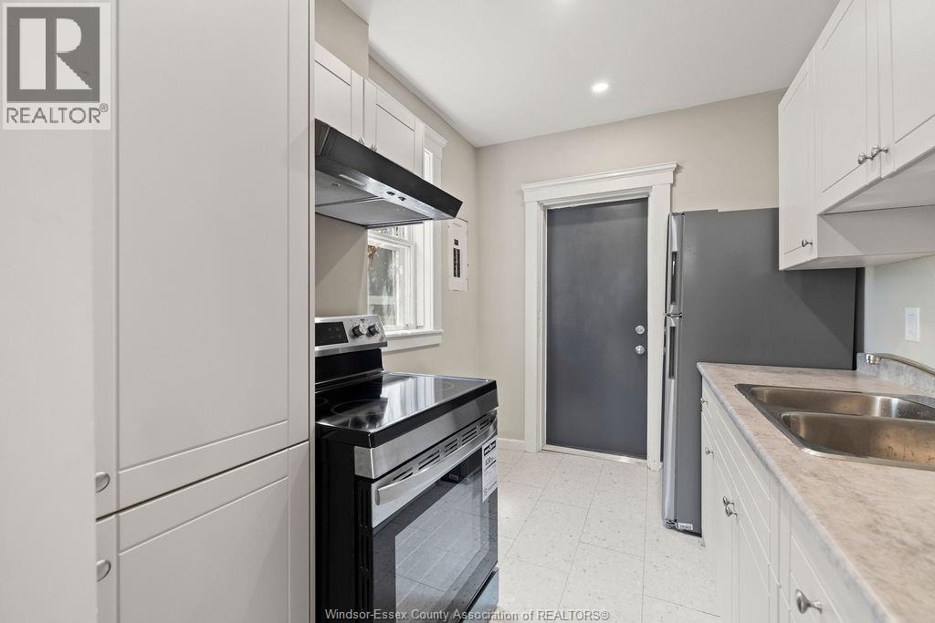 Photo 13 of 1107 Pelissier Street, Windsor ON
