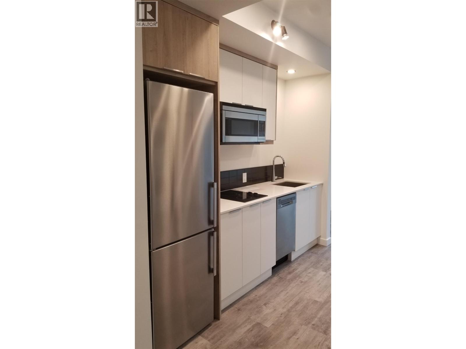Photo 3 of 1083 Klo Road Unit 305, Kelowna BC