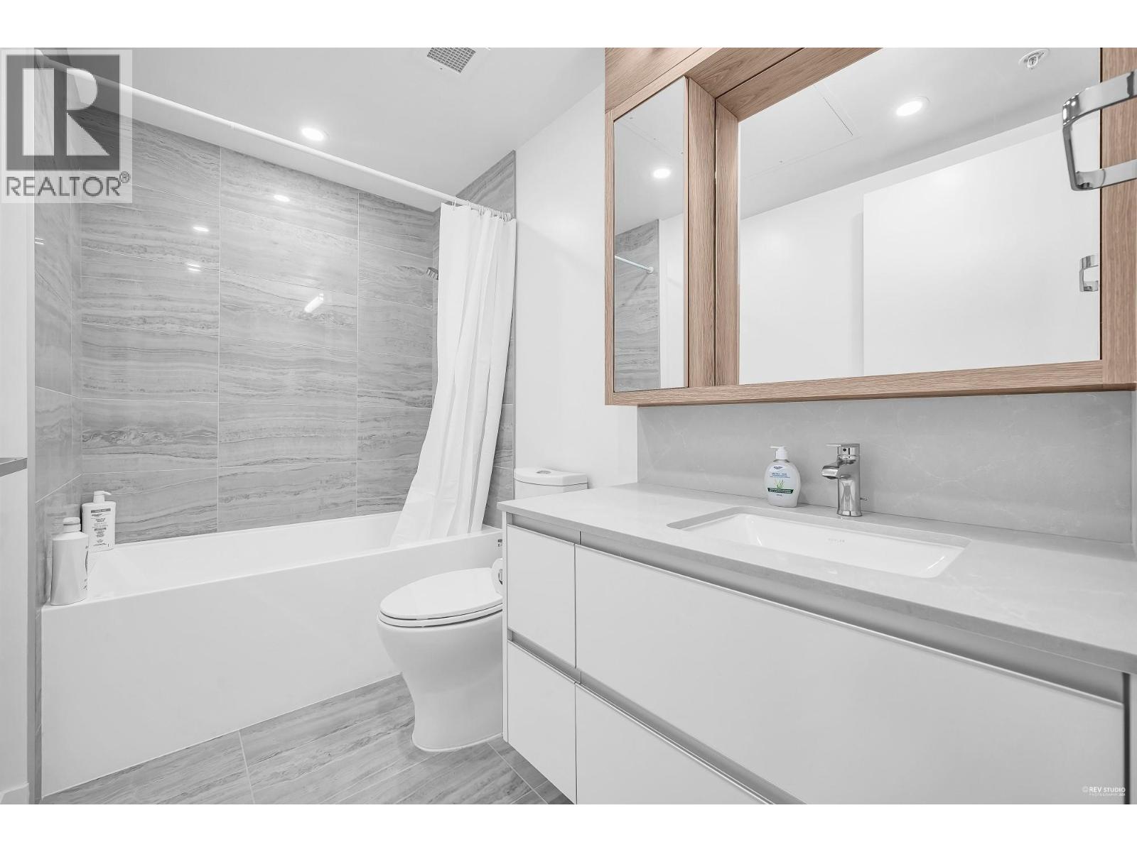 Photo 3 of 1204 6633 Buswell Street, Richmond BC