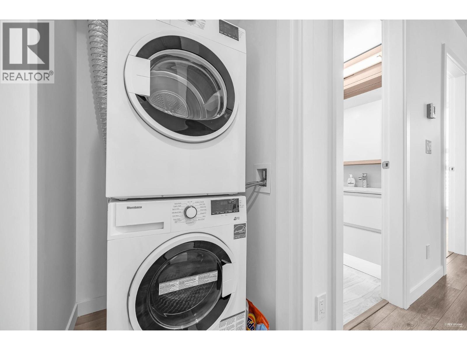 Photo 10 of 1204 6633 Buswell Street, Richmond BC