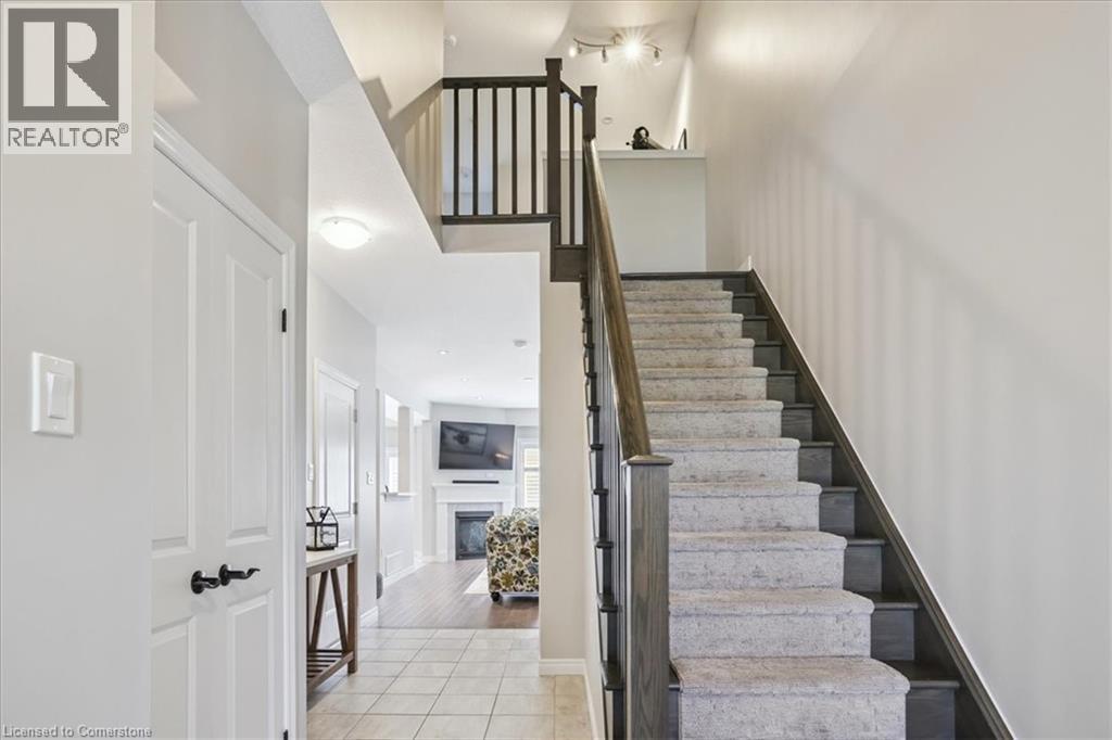 Photo 9 of 81 Beasley Grove, Ancaster ON
