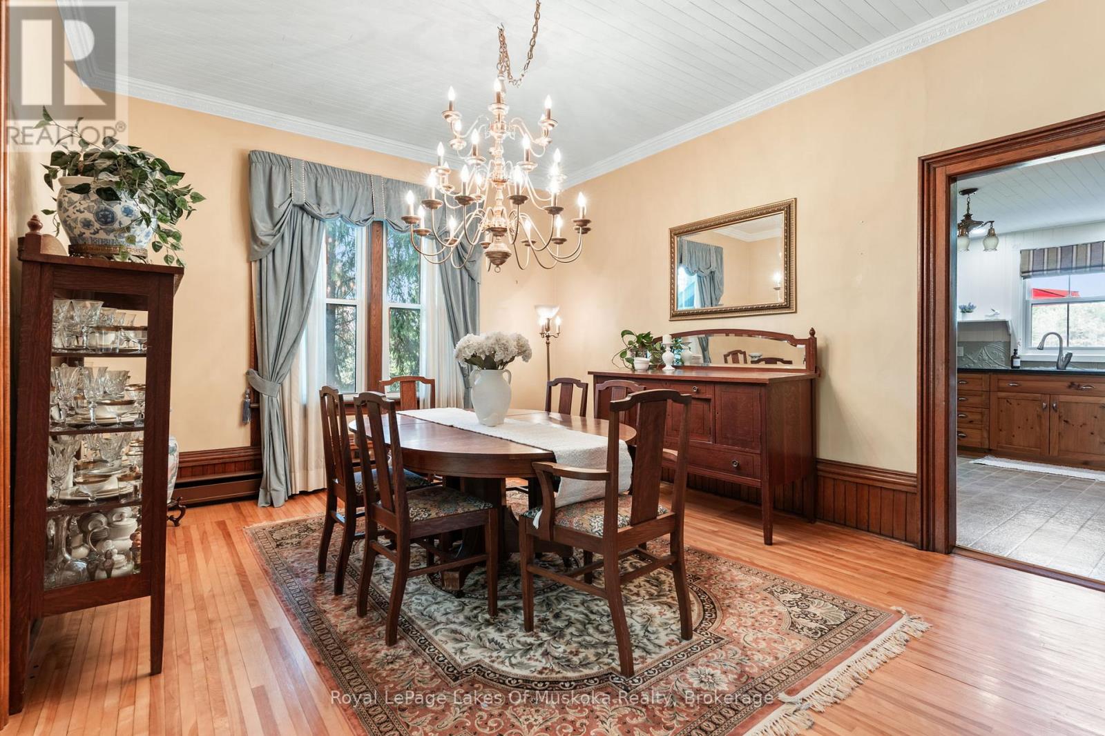 Photo 14 of 229 Fraserburg Road, Bracebridge ON
