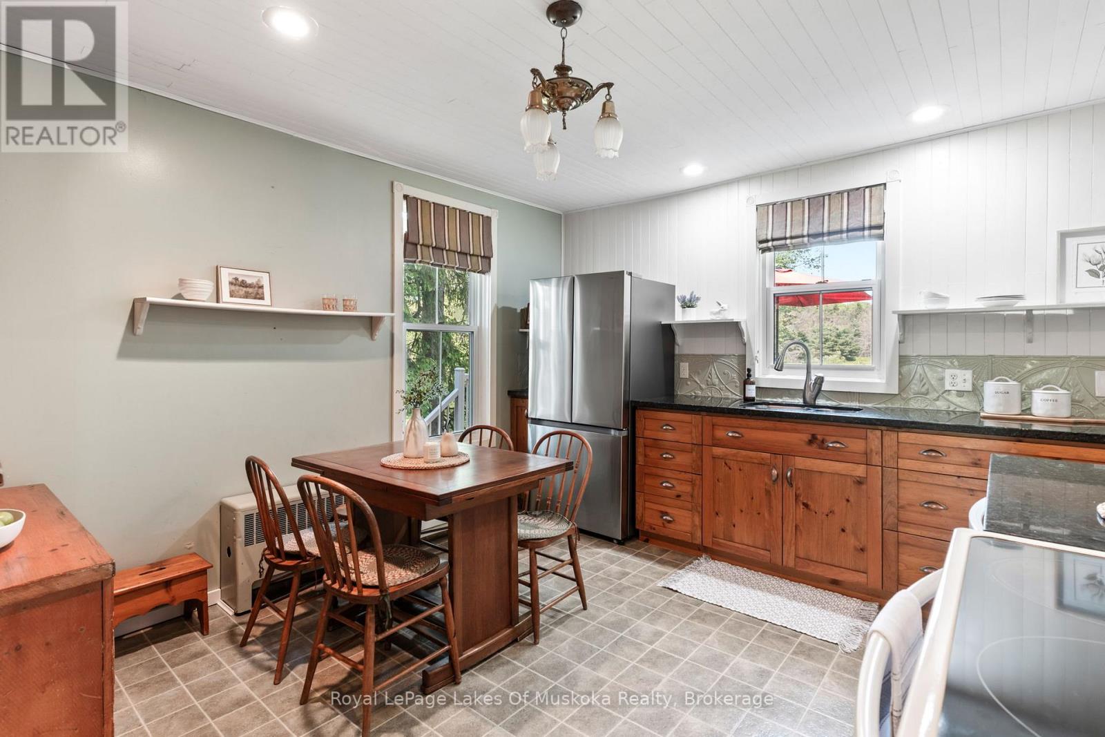 Photo 6 of 229 Fraserburg Road, Bracebridge ON