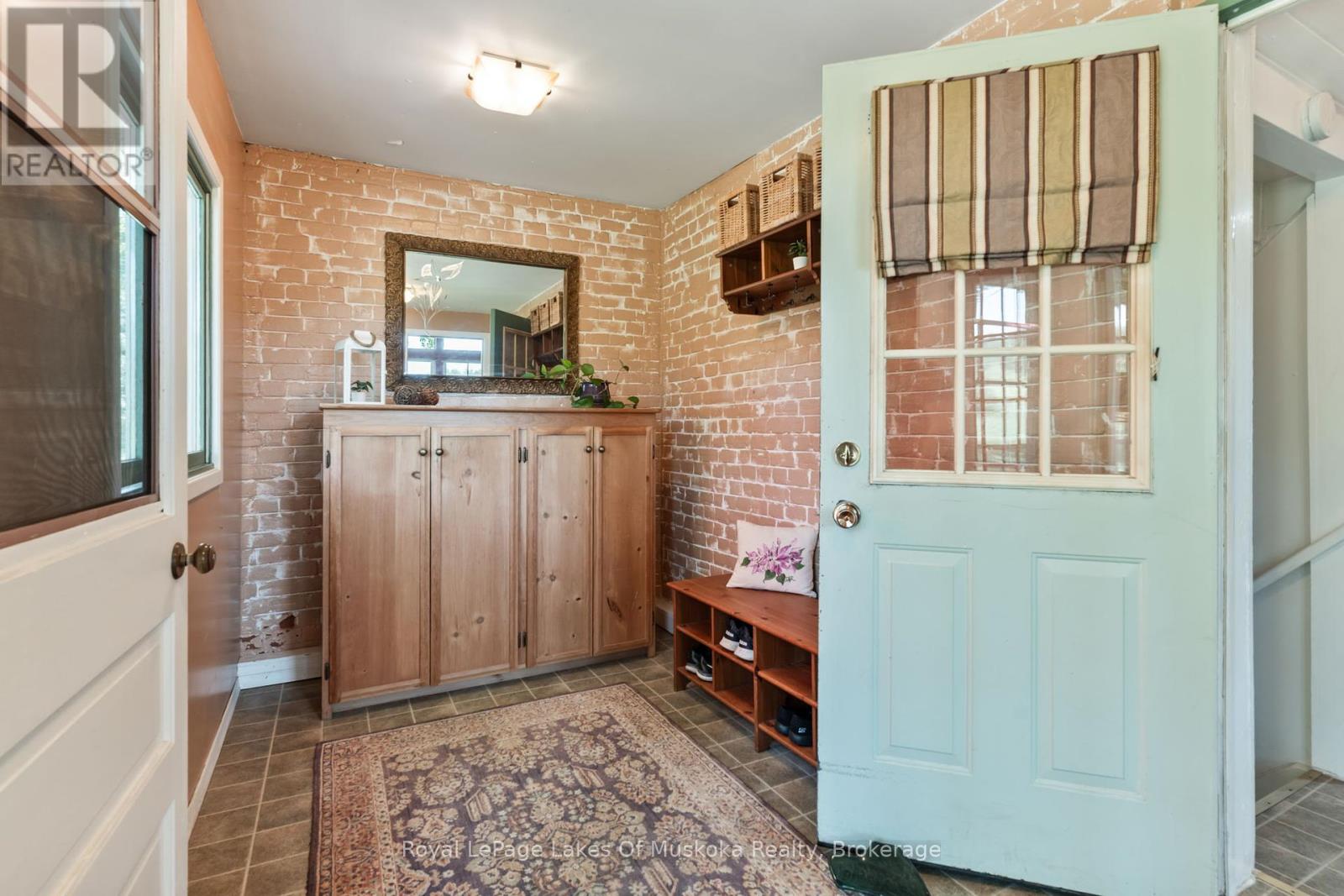Photo 19 of 229 Fraserburg Road, Bracebridge ON