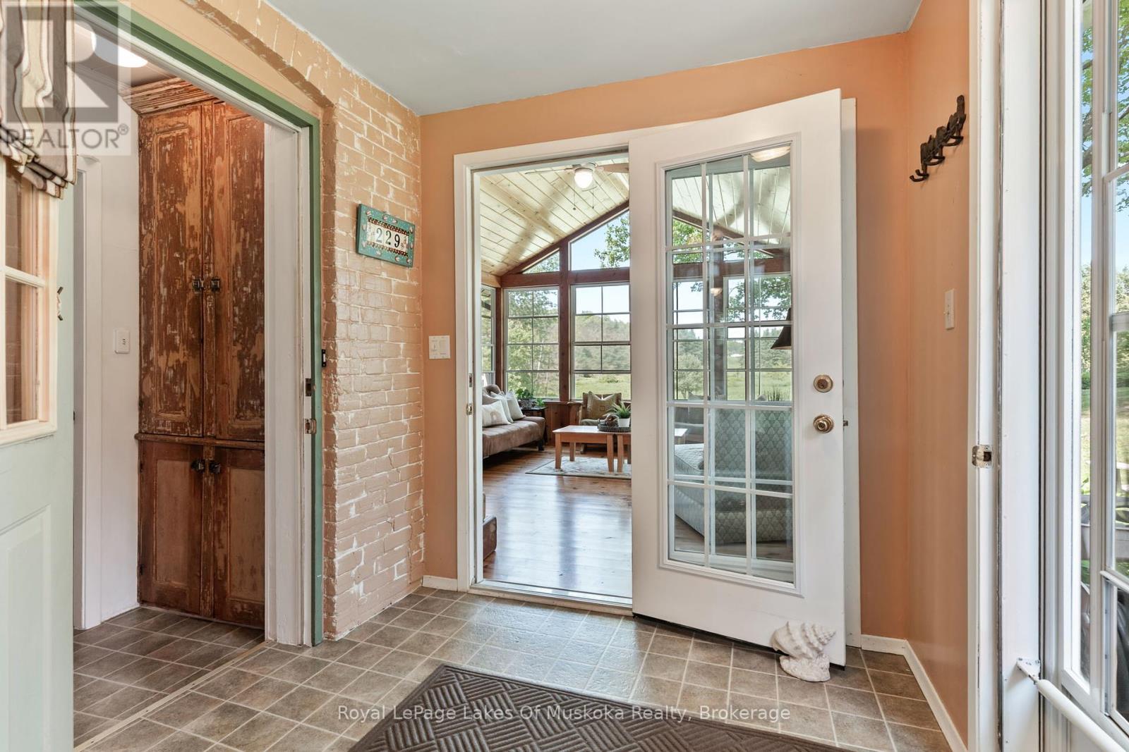 Photo 21 of 229 Fraserburg Road, Bracebridge ON