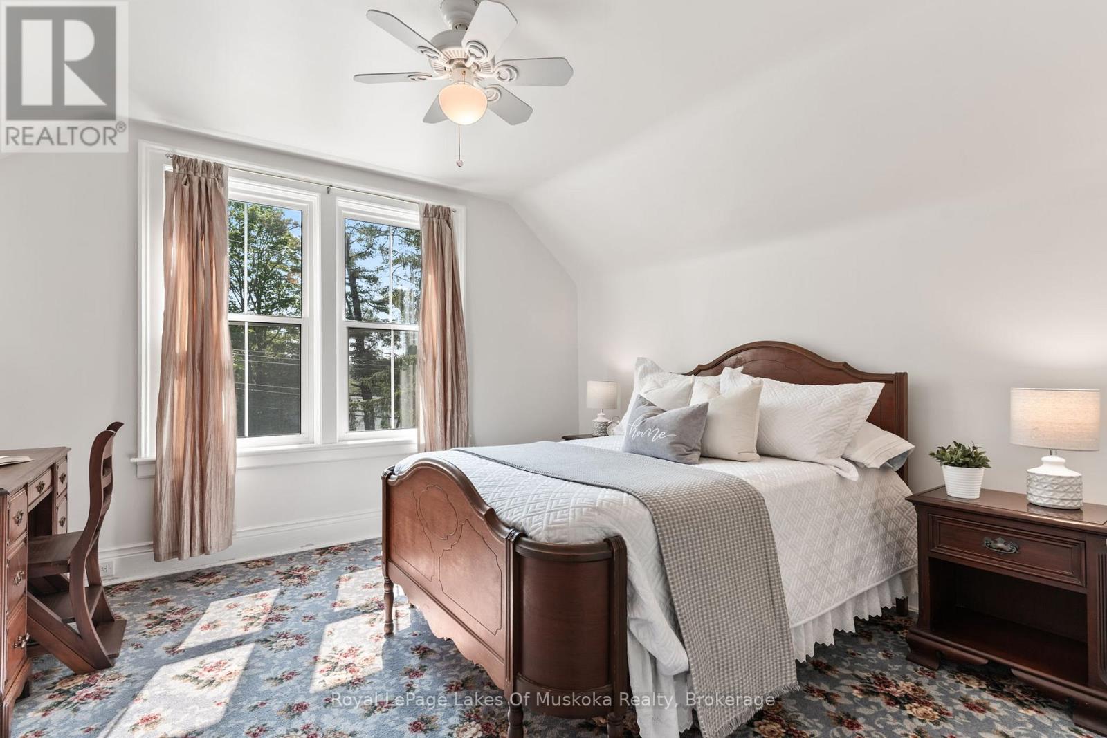 Photo 32 of 229 Fraserburg Road, Bracebridge ON