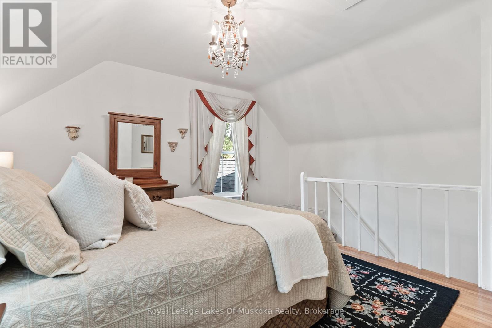 Photo 34 of 229 Fraserburg Road, Bracebridge ON