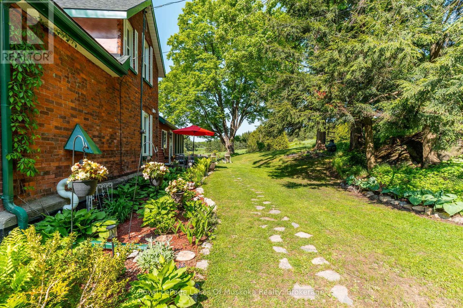 Photo 16 of 229 Fraserburg Road, Bracebridge ON